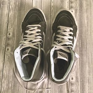 Women’s Vans “Off the Wall” high top shoe size 7.5